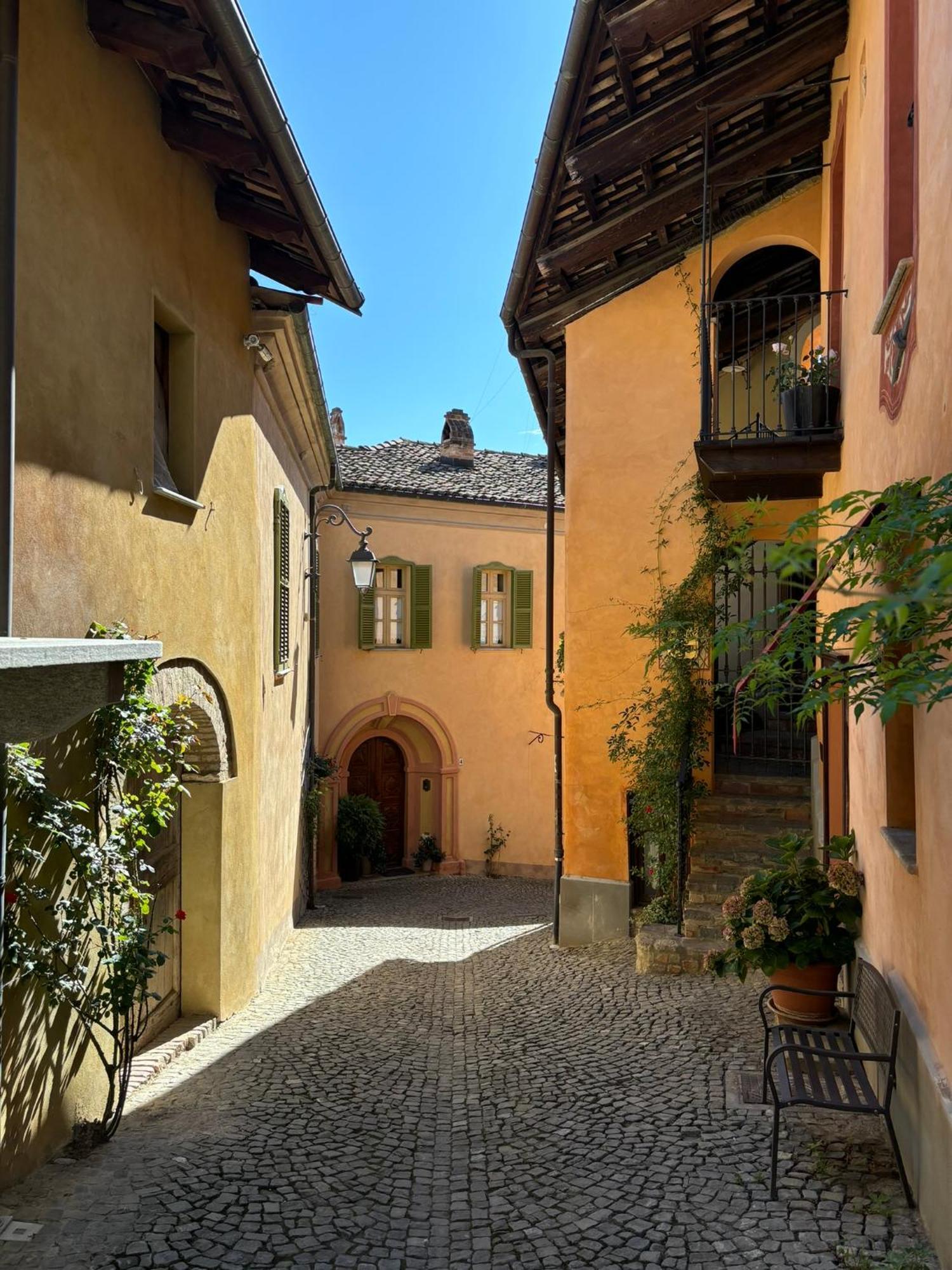 Appartamento "La Poesia Della Terra" Monforte dʼAlba Exteriér fotografie